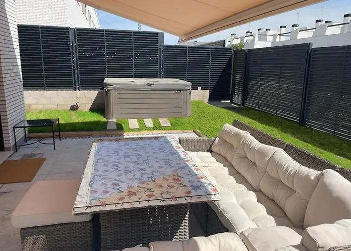 Acogedora Casa En Madrid Con Piscina Privada, Jacuzzy Y Garaje